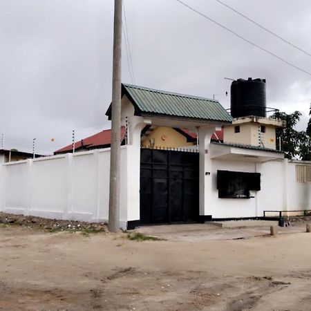 Jambo Hideaway Apartamento Dar es Salaam Exterior foto
